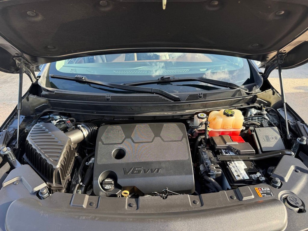 Buick Enclave Vehicle Full-screen Gallery Image 37