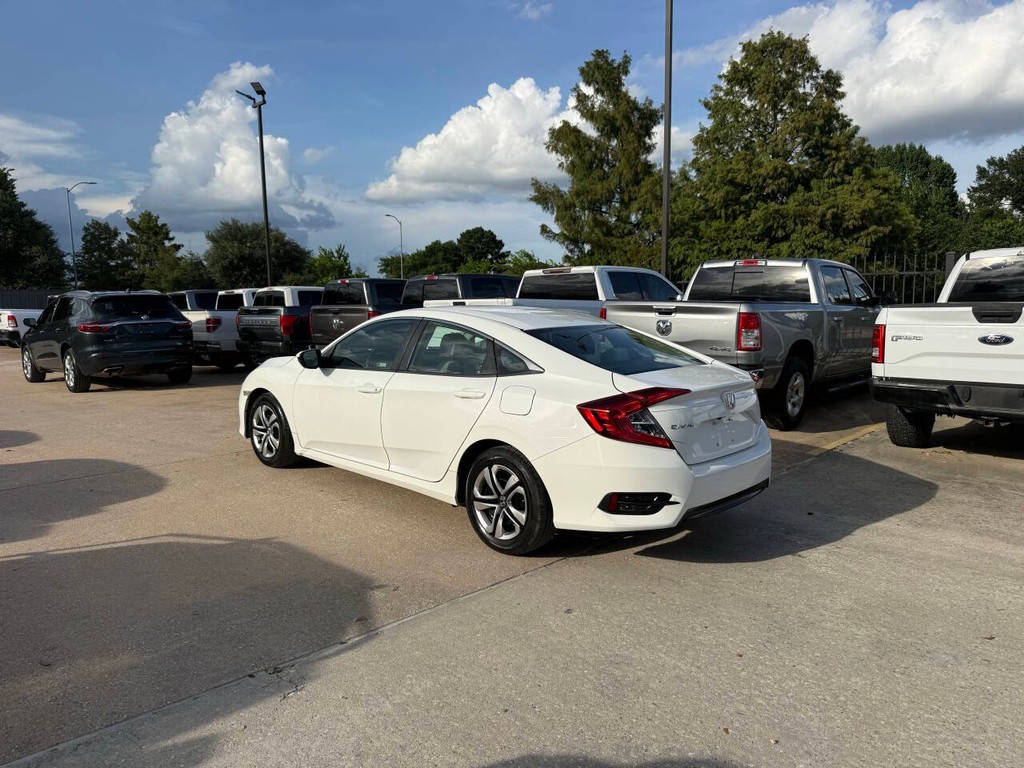 Honda Civic Sedan Vehicle Full-screen Gallery Image 04