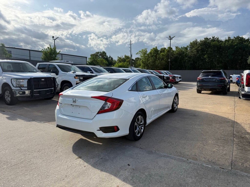 Honda Civic Sedan Vehicle Full-screen Gallery Image 05