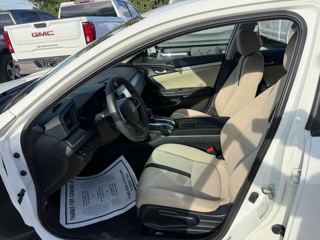 Honda Civic Sedan Vehicle Full-screen Gallery Image 07