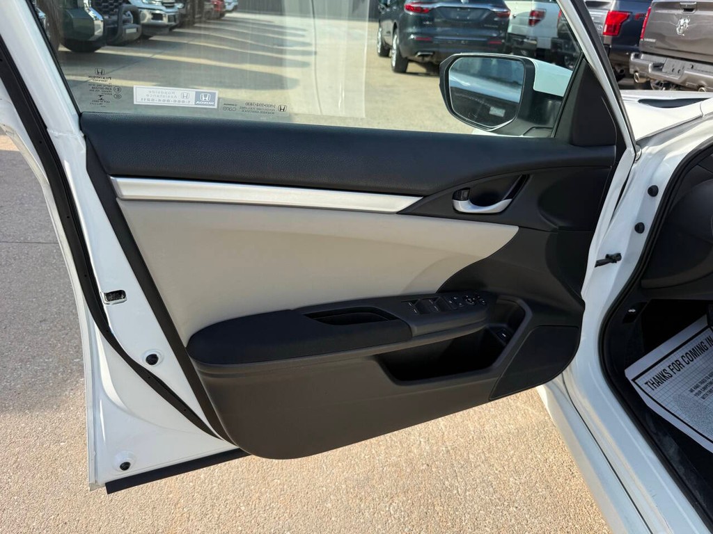 Honda Civic Sedan Vehicle Full-screen Gallery Image 08
