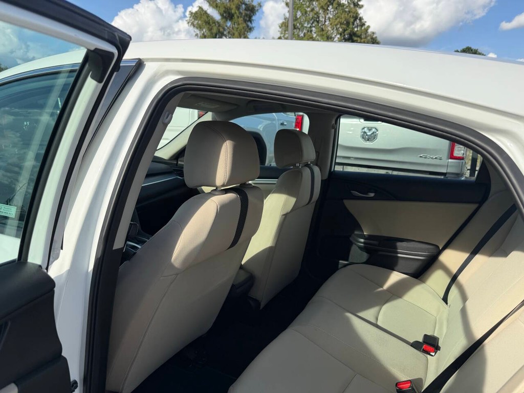 Honda Civic Sedan Vehicle Full-screen Gallery Image 12