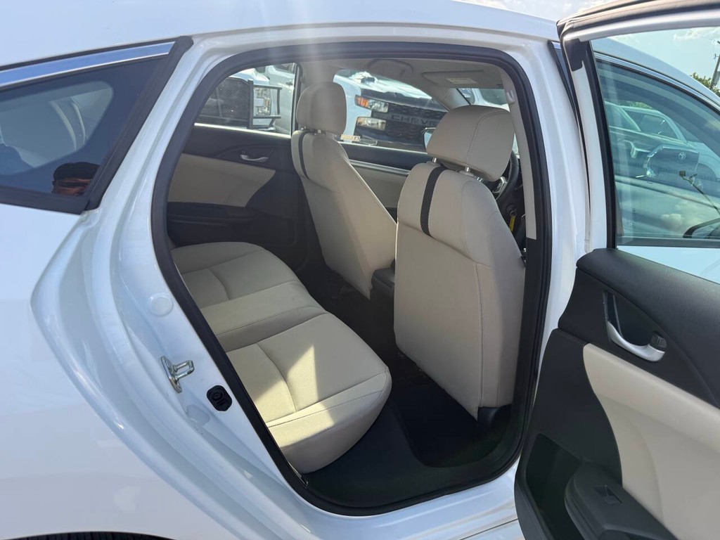 Honda Civic Sedan Vehicle Full-screen Gallery Image 15