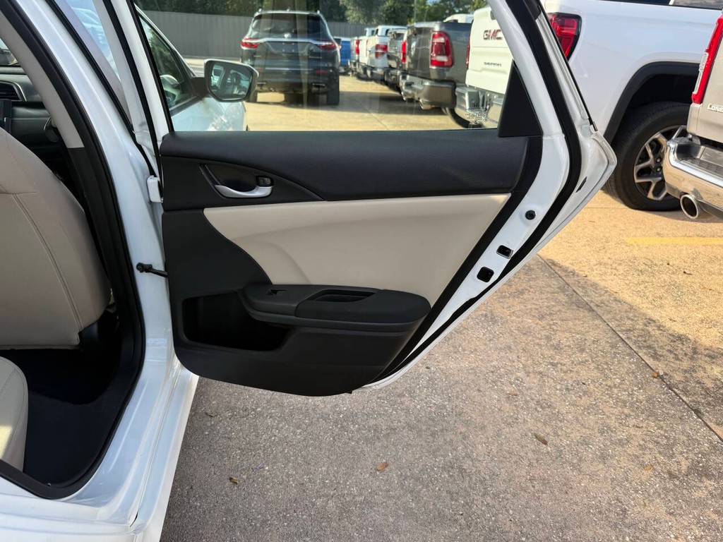 Honda Civic Sedan Vehicle Full-screen Gallery Image 16