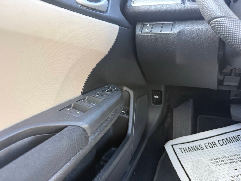 Honda Civic Sedan Vehicle Full-screen Gallery Image 29