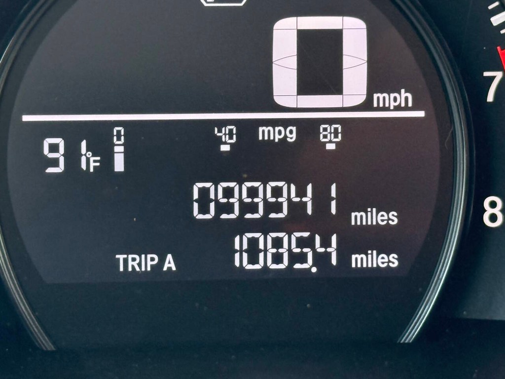 Honda Civic Sedan Vehicle Full-screen Gallery Image 31