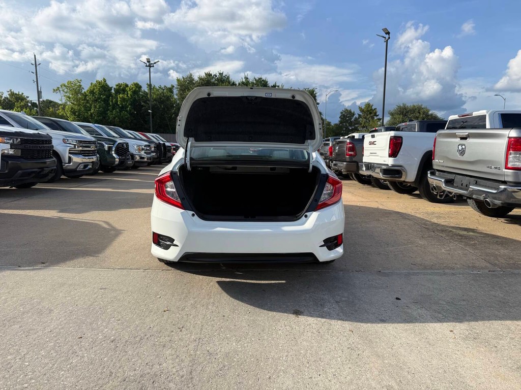 Honda Civic Sedan Vehicle Full-screen Gallery Image 35