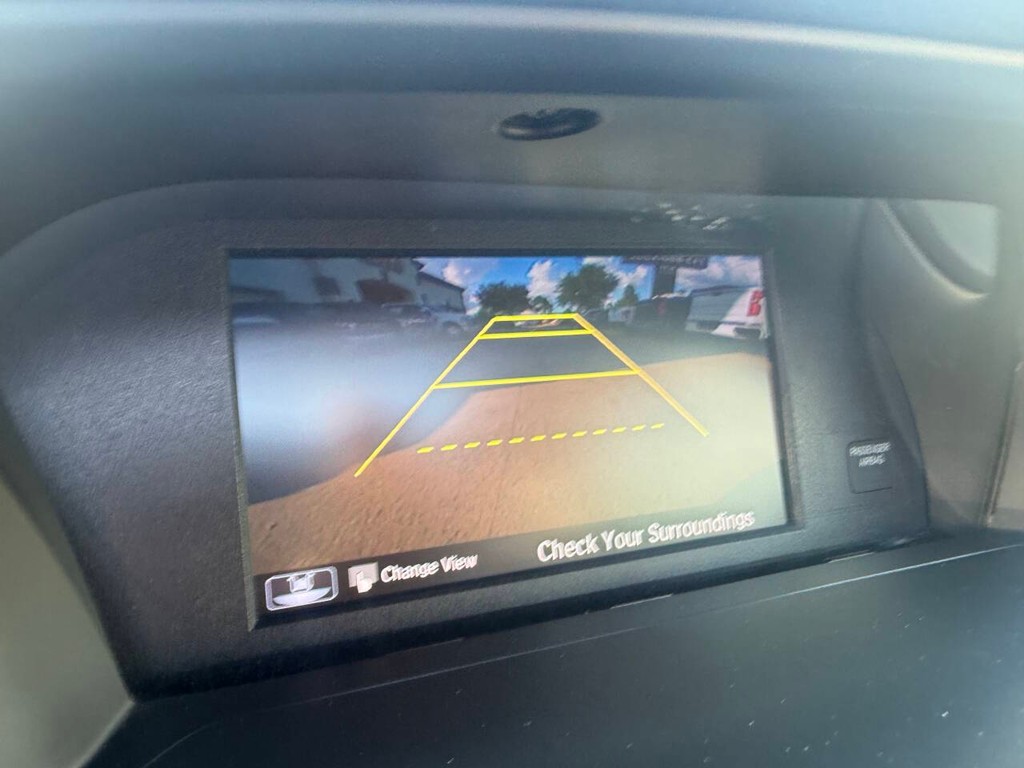 Honda Accord Sedan Vehicle Full-screen Gallery Image 26