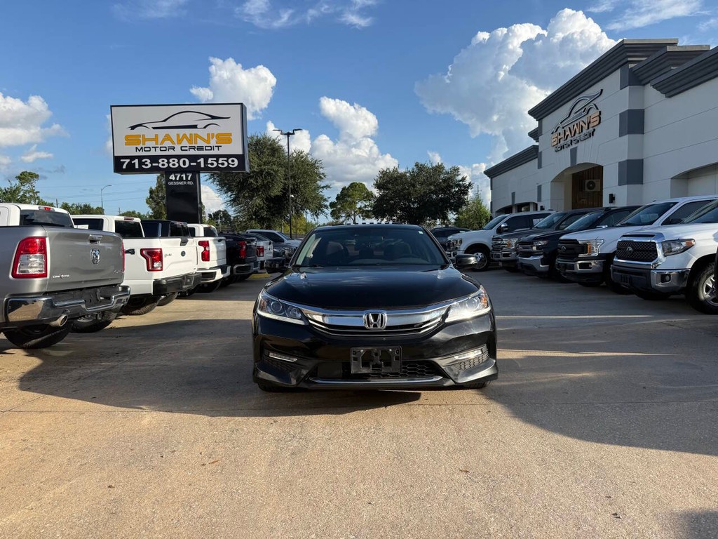 Honda Accord Sedan Vehicle Full-screen Gallery Image 40