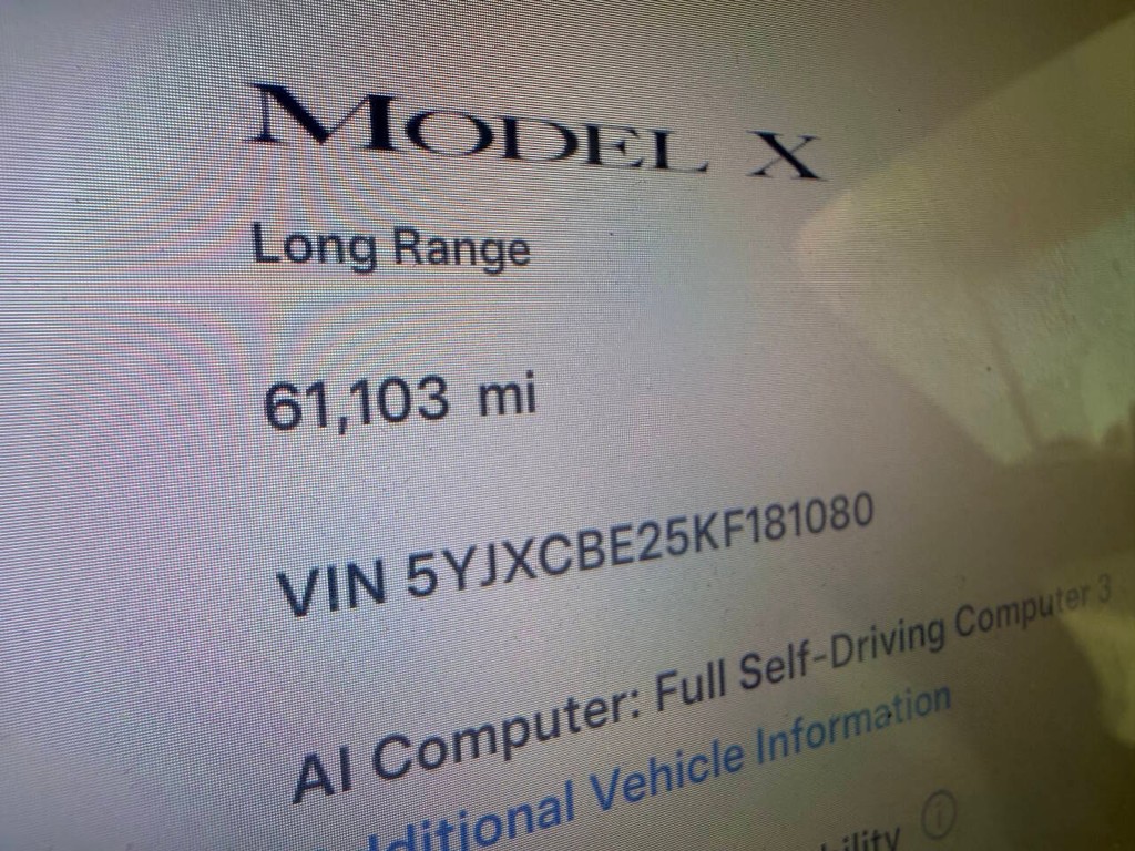 Tesla Model X Vehicle Full-screen Gallery Image 33