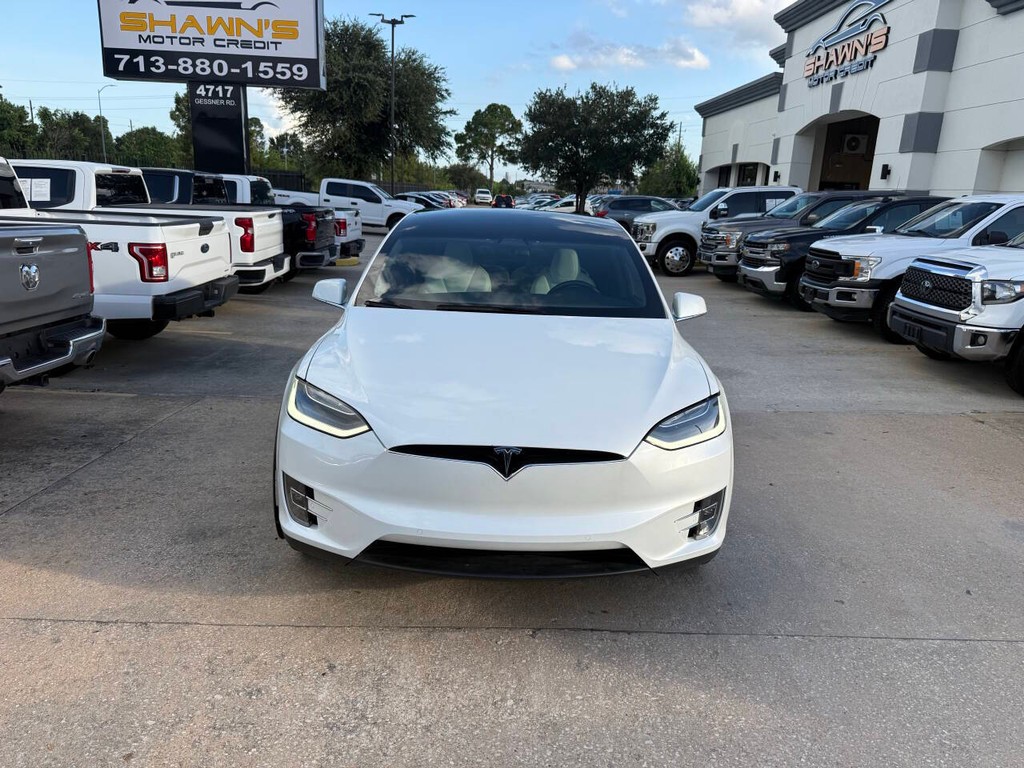 Tesla Model X Vehicle Full-screen Gallery Image 40