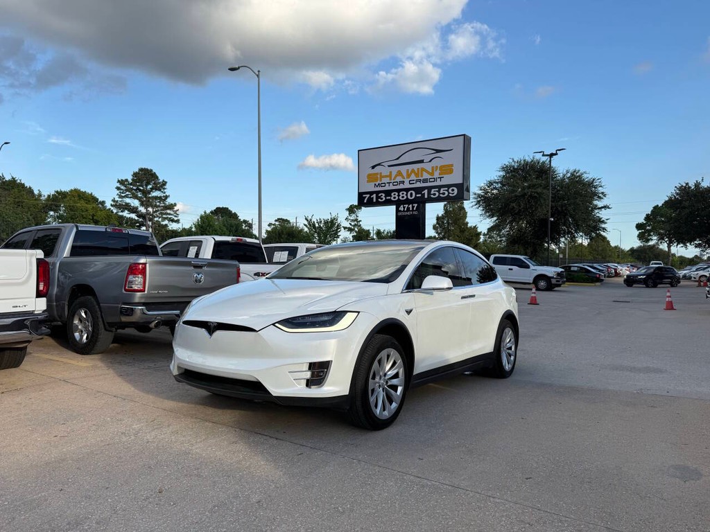 Tesla Model X Vehicle Full-screen Gallery Image 43