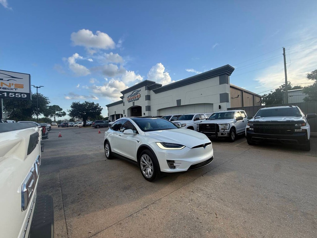 Tesla Model X Vehicle Full-screen Gallery Image 44