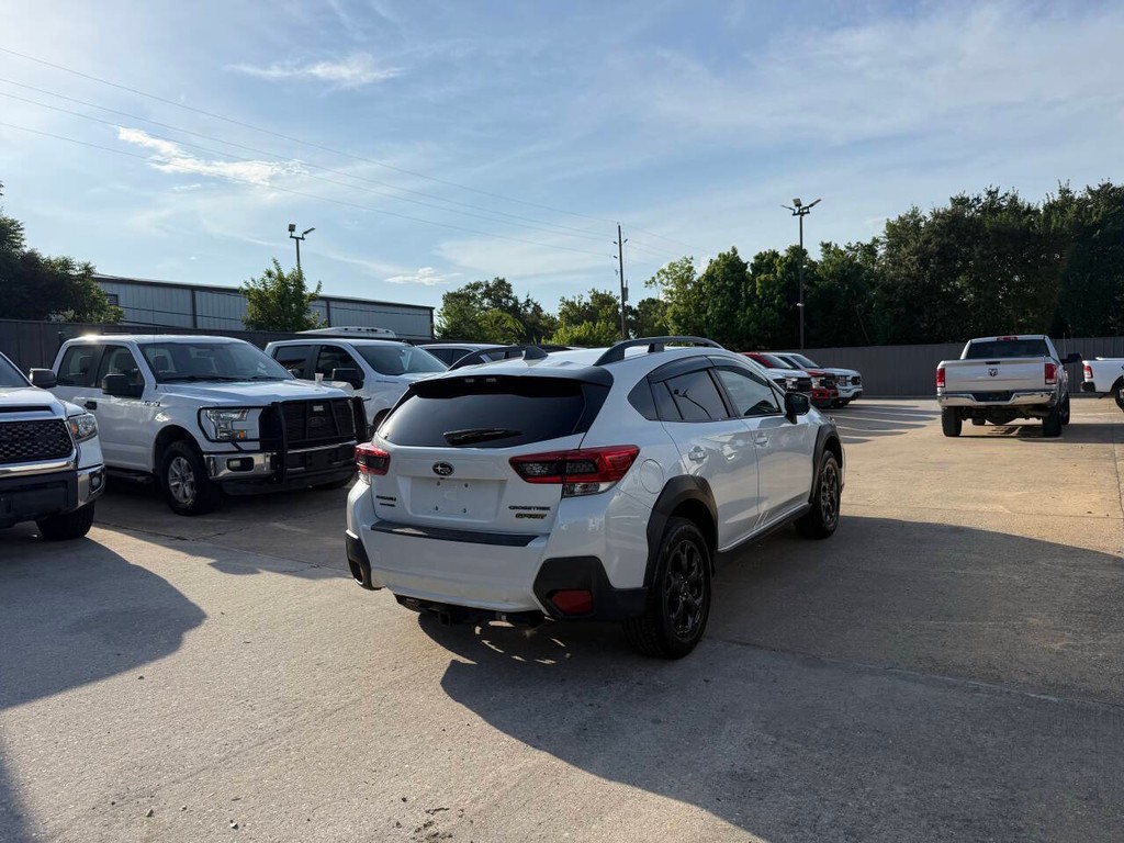 Subaru Crosstrek Vehicle Full-screen Gallery Image 05