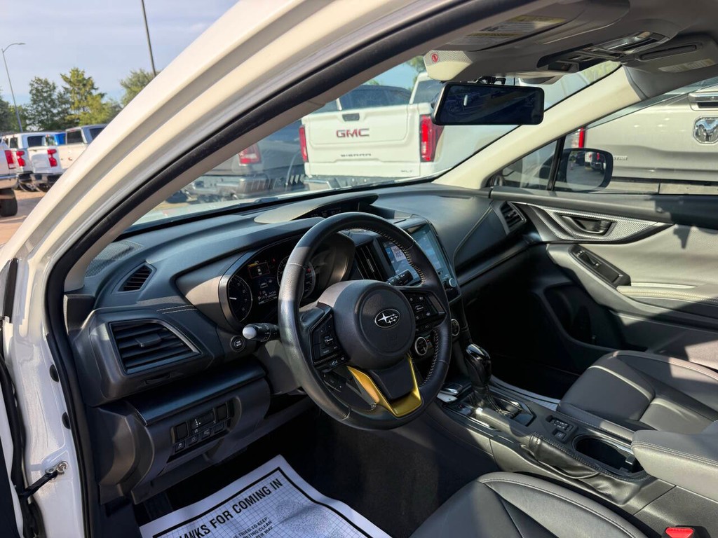 Subaru Crosstrek Vehicle Full-screen Gallery Image 06