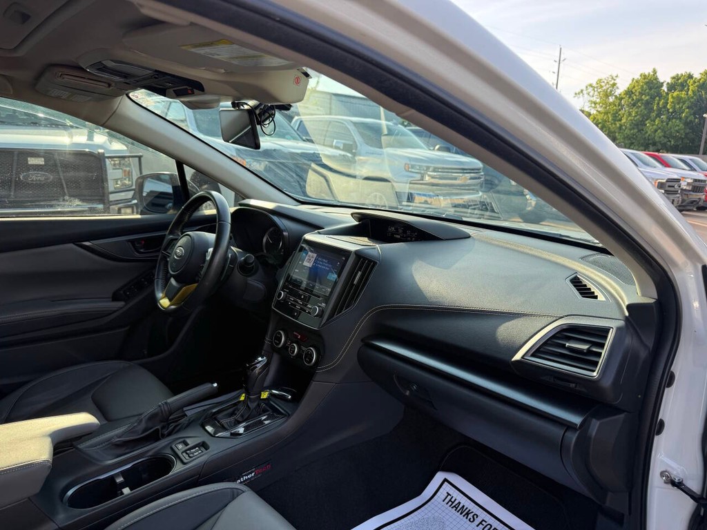 Subaru Crosstrek Vehicle Full-screen Gallery Image 09