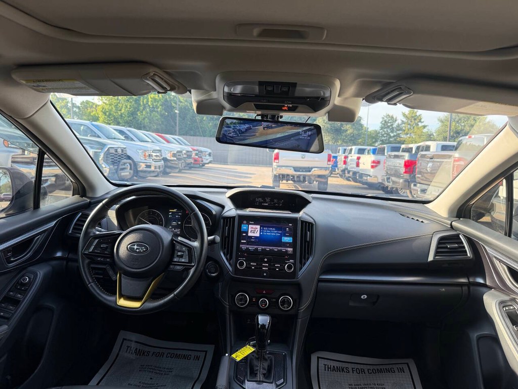 Subaru Crosstrek Vehicle Full-screen Gallery Image 17