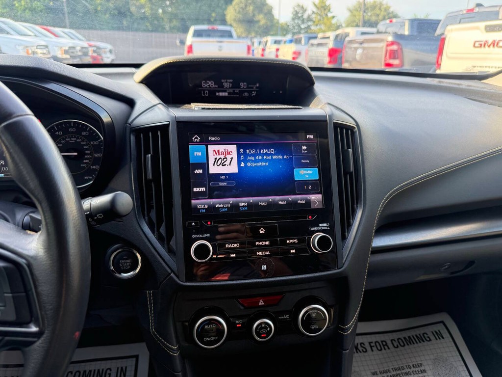 Subaru Crosstrek Vehicle Full-screen Gallery Image 24