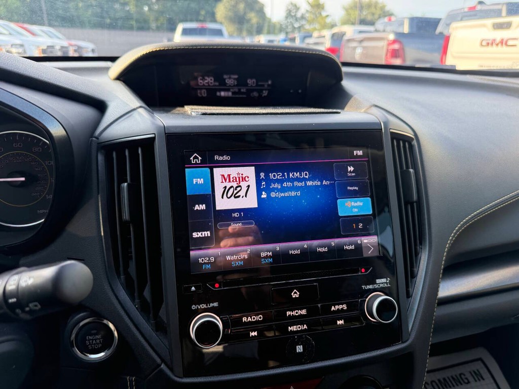 Subaru Crosstrek Vehicle Full-screen Gallery Image 26