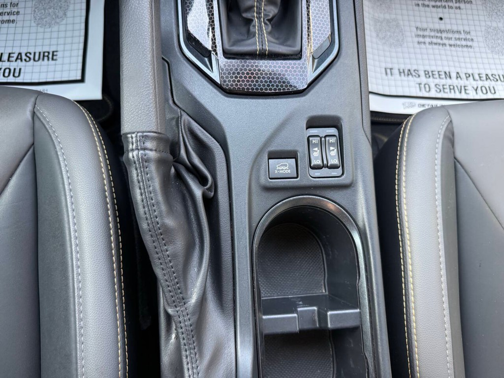Subaru Crosstrek Vehicle Full-screen Gallery Image 32