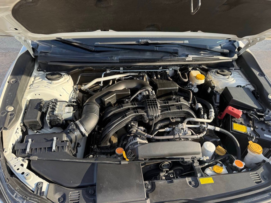 Subaru Crosstrek Vehicle Full-screen Gallery Image 39