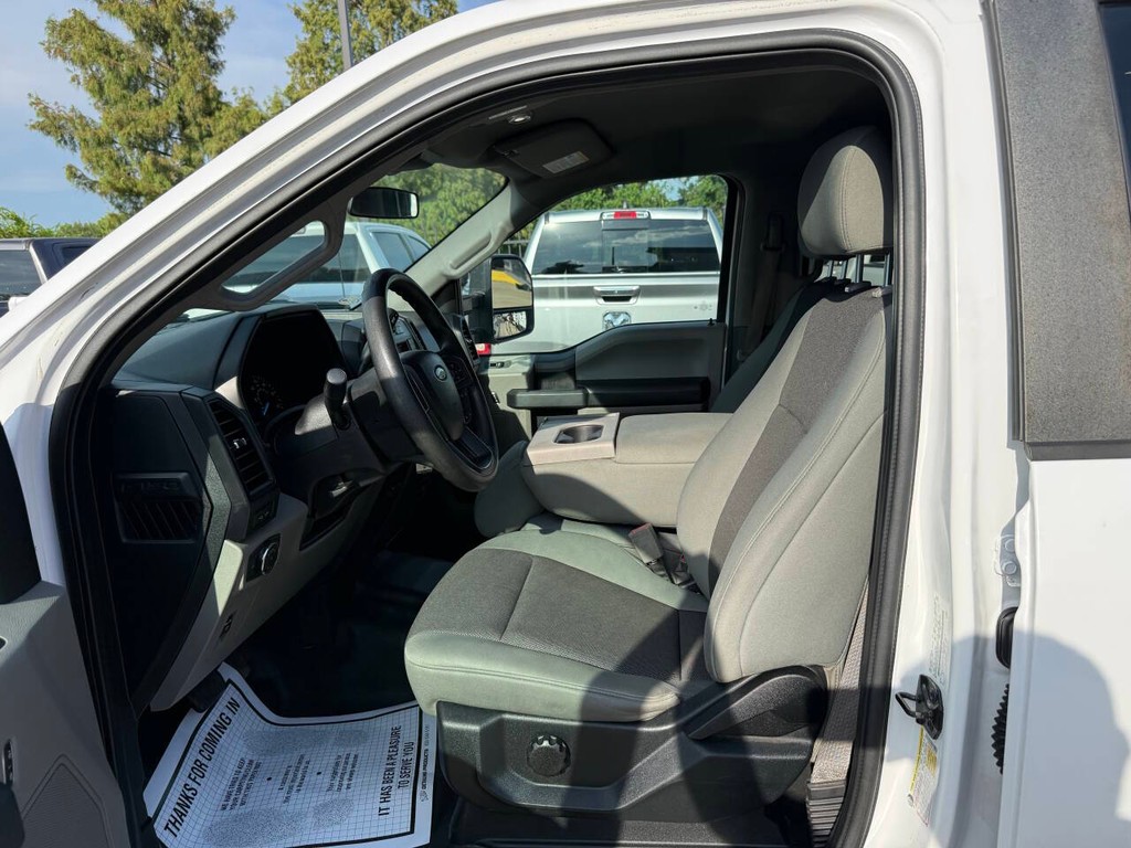 Ford F-150 Vehicle Full-screen Gallery Image 07