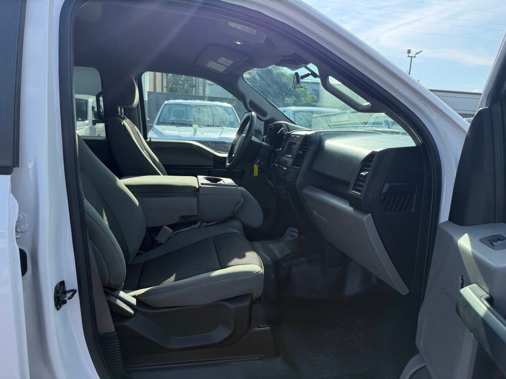 Ford F-150 Vehicle Full-screen Gallery Image 10