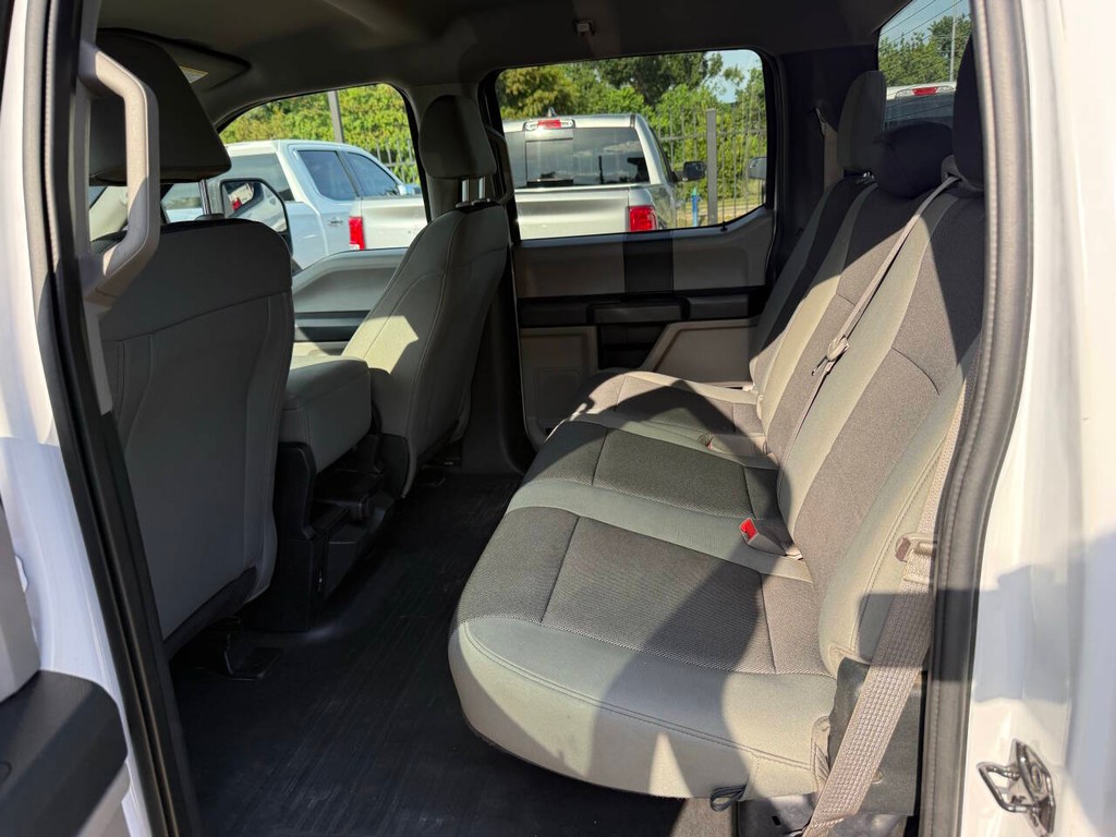 Ford F-150 Vehicle Full-screen Gallery Image 13