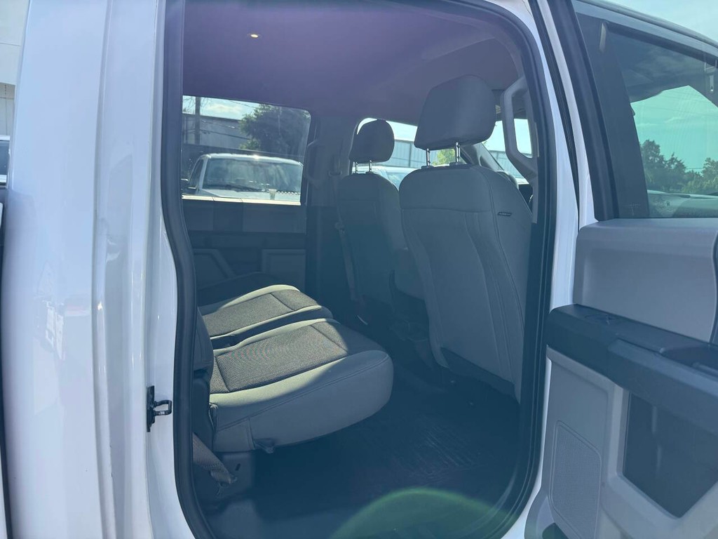 Ford F-150 Vehicle Full-screen Gallery Image 15