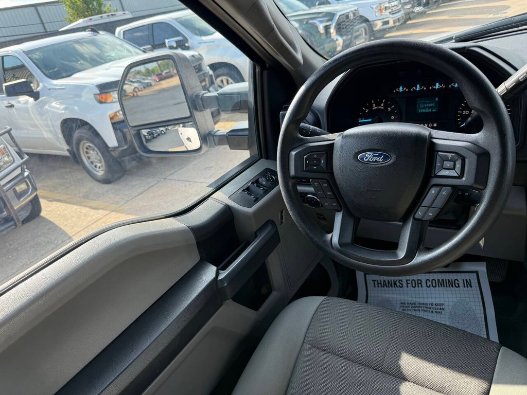 Ford F-150 Vehicle Full-screen Gallery Image 19
