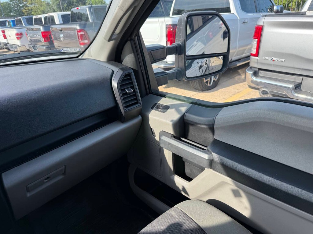 Ford F-150 Vehicle Full-screen Gallery Image 20
