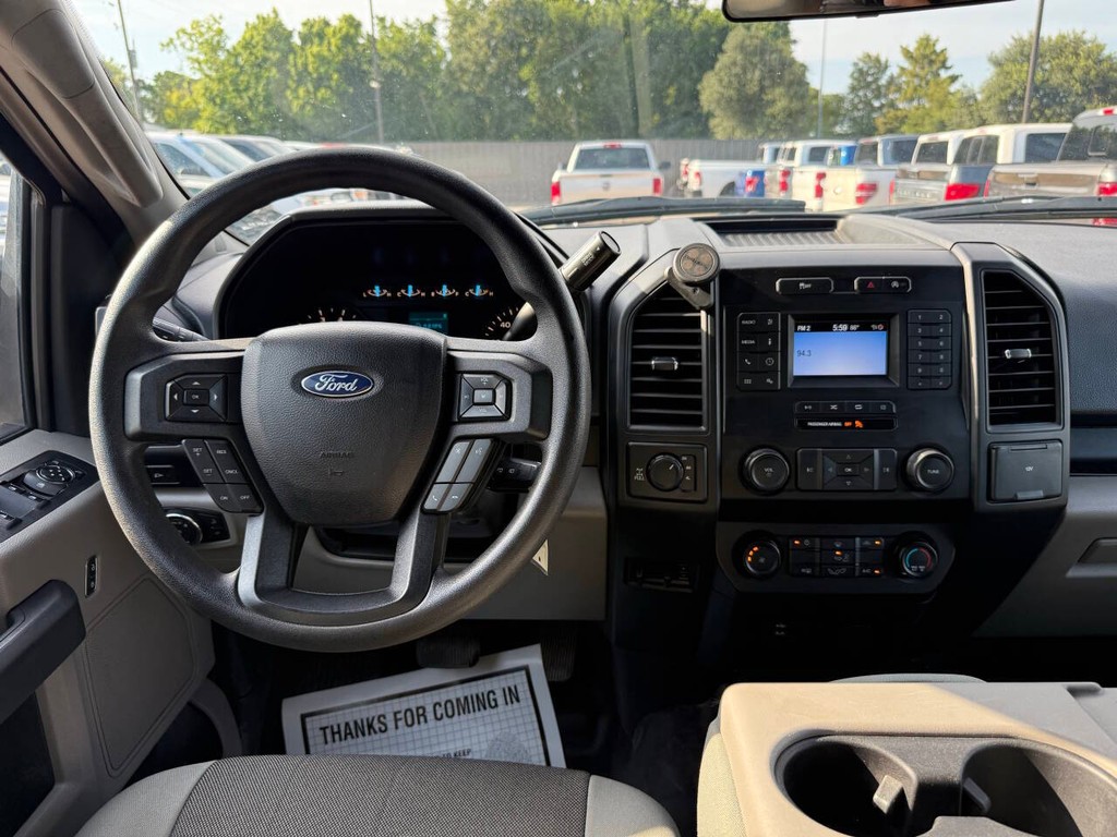 Ford F-150 Vehicle Full-screen Gallery Image 21