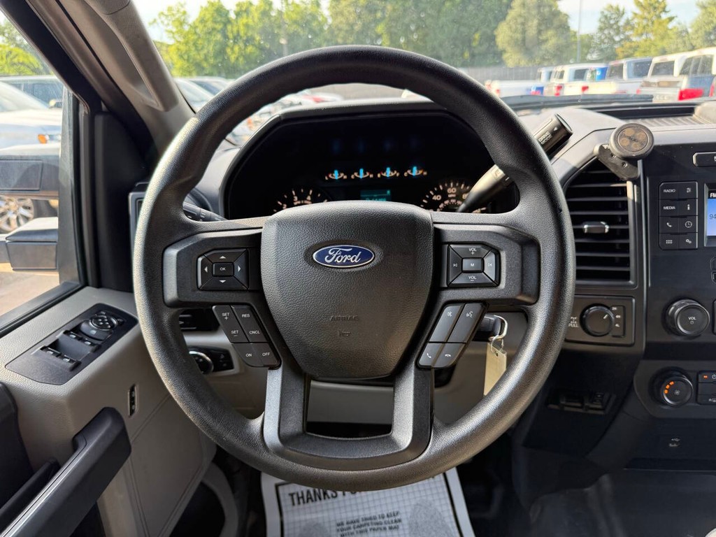 Ford F-150 Vehicle Full-screen Gallery Image 22