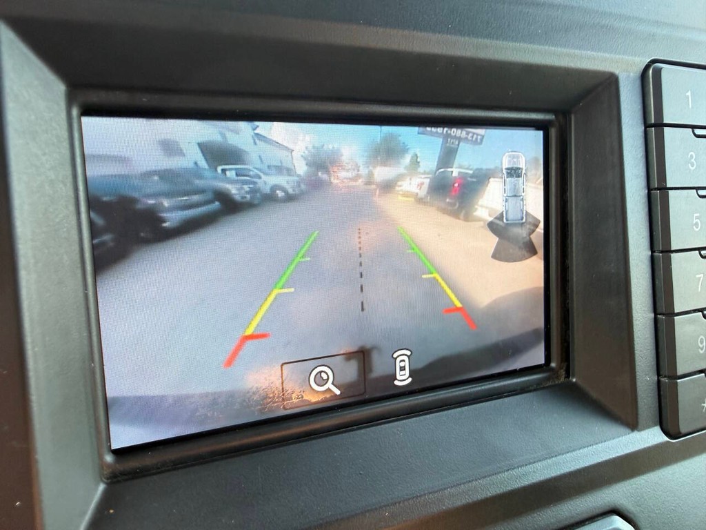 Ford F-150 Vehicle Full-screen Gallery Image 26