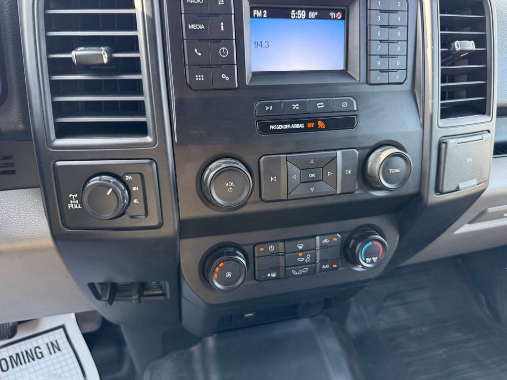 Ford F-150 Vehicle Full-screen Gallery Image 27