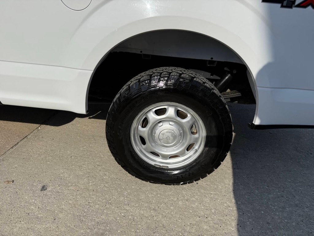 Ford F-150 Vehicle Full-screen Gallery Image 35
