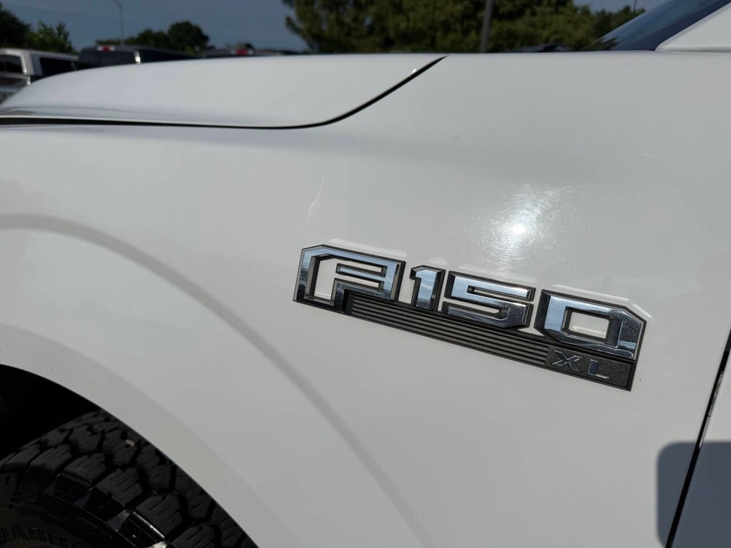 Ford F-150 Vehicle Full-screen Gallery Image 36