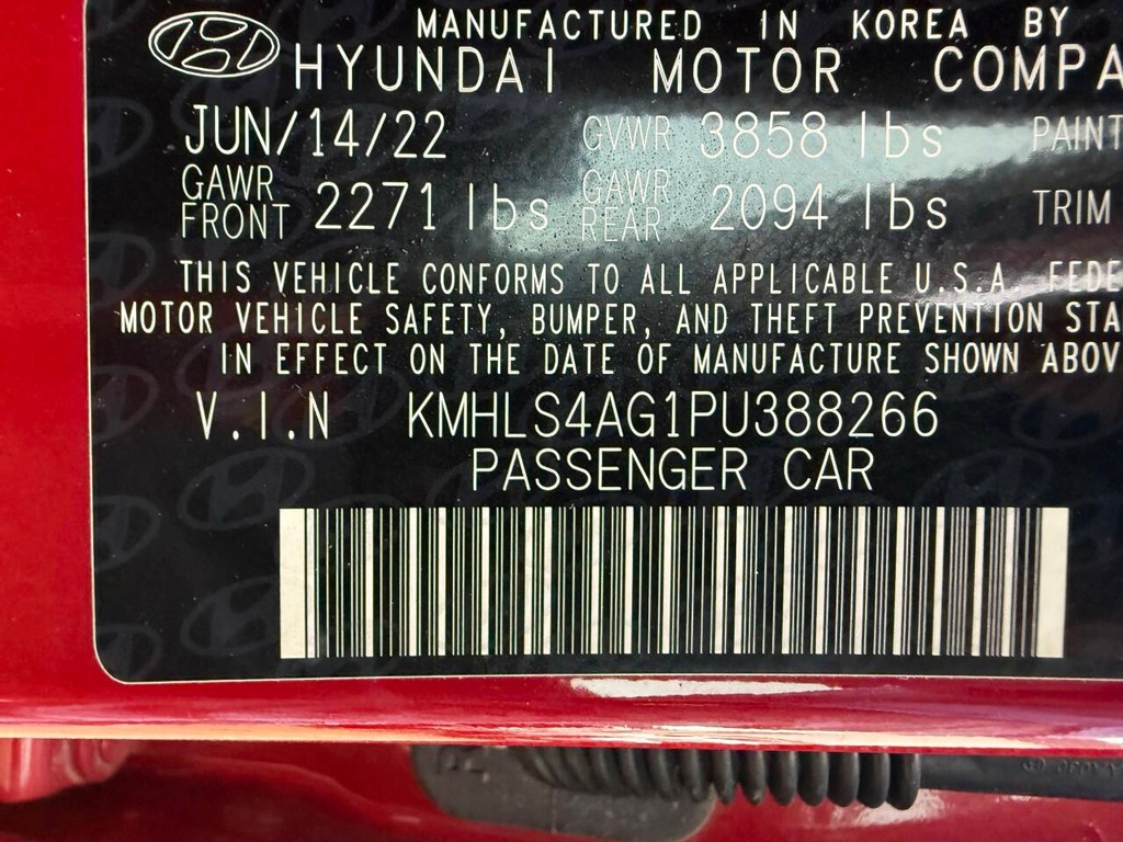 Hyundai Elantra Vehicle Full-screen Gallery Image 33
