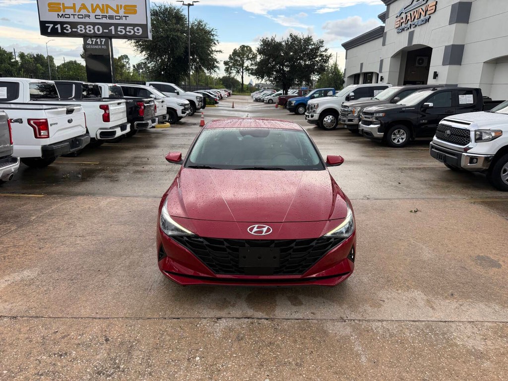 Hyundai Elantra Vehicle Full-screen Gallery Image 38