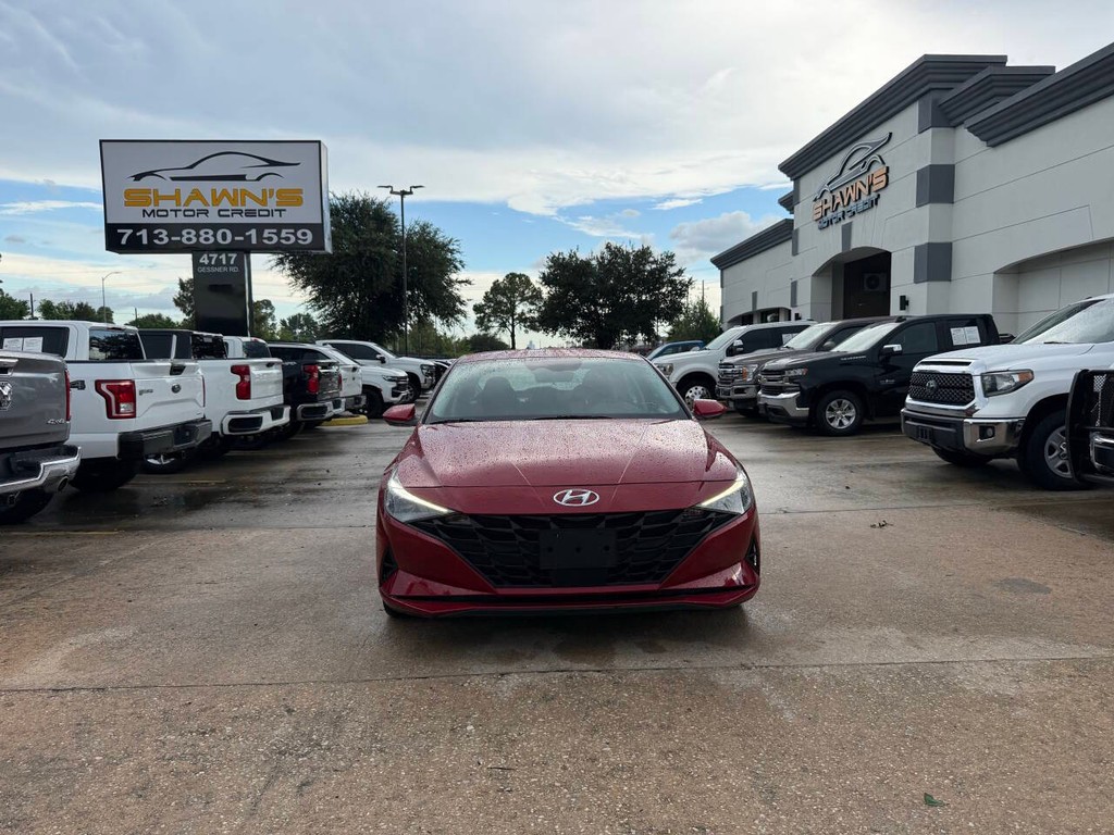 Hyundai Elantra Vehicle Full-screen Gallery Image 39