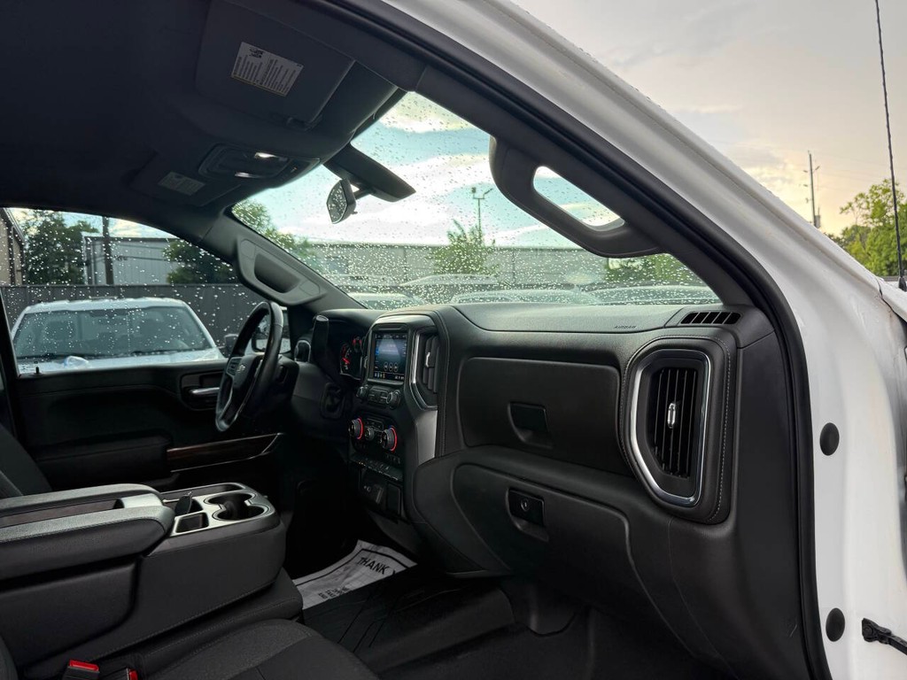 Chevrolet Silverado 1500 Vehicle Full-screen Gallery Image 09