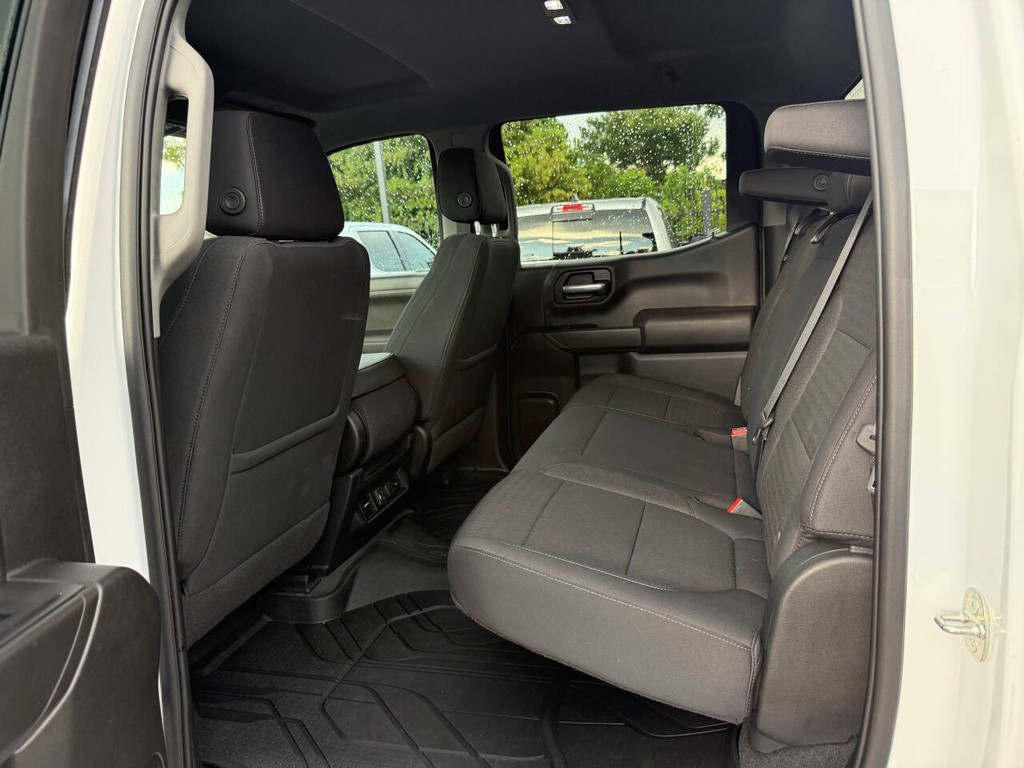 Chevrolet Silverado 1500 Vehicle Full-screen Gallery Image 13
