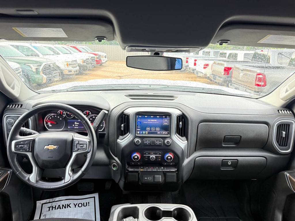 Chevrolet Silverado 1500 Vehicle Full-screen Gallery Image 17
