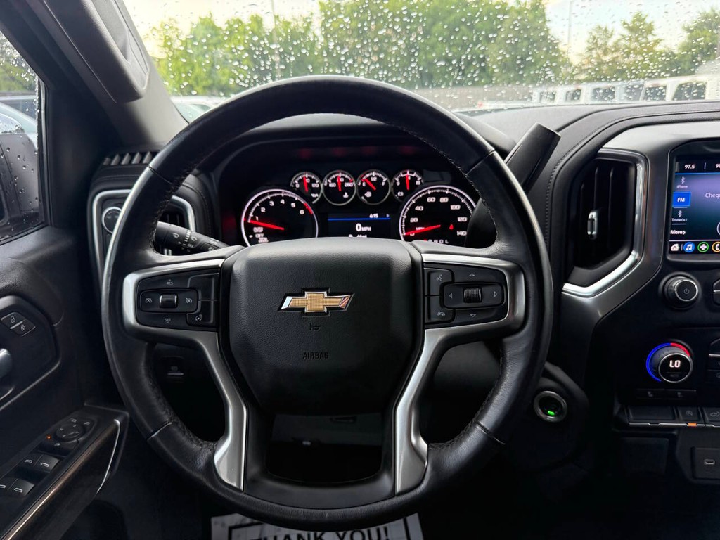 Chevrolet Silverado 1500 Vehicle Full-screen Gallery Image 21