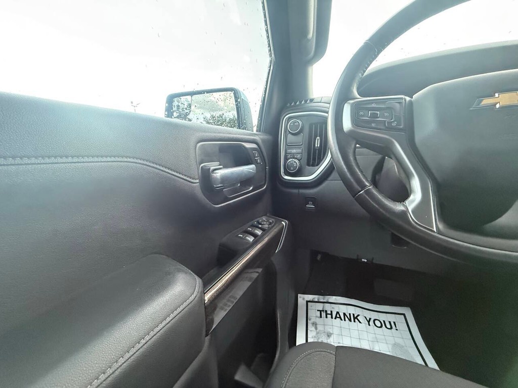 Chevrolet Silverado 1500 Vehicle Full-screen Gallery Image 31