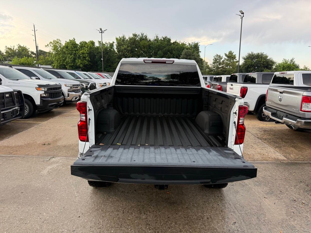 Chevrolet Silverado 1500 Vehicle Full-screen Gallery Image 37