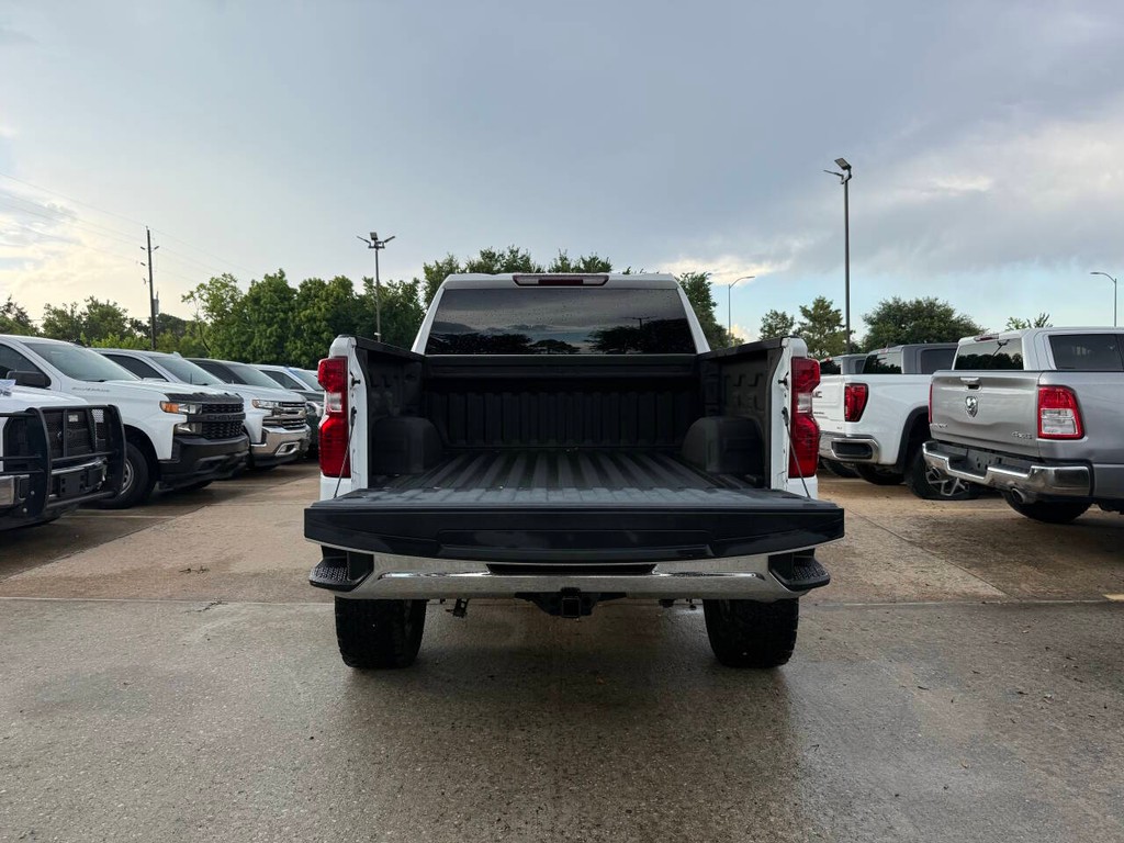 Chevrolet Silverado 1500 Vehicle Full-screen Gallery Image 38
