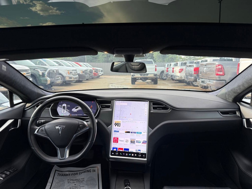 Tesla Model S Vehicle Full-screen Gallery Image 17