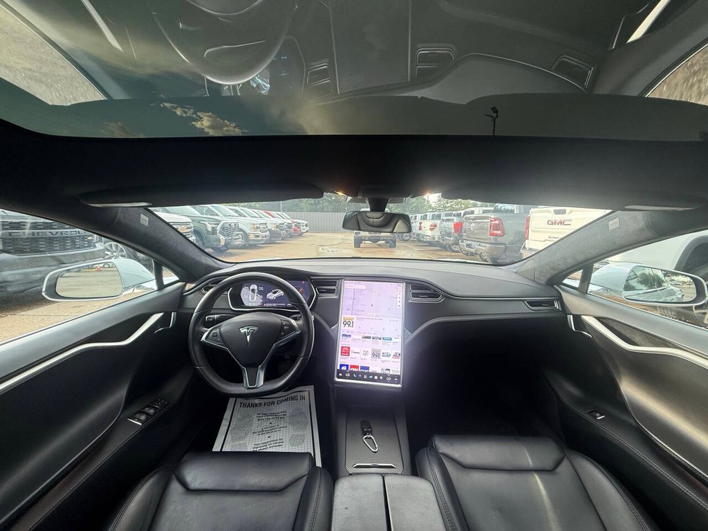 Tesla Model S Vehicle Full-screen Gallery Image 18