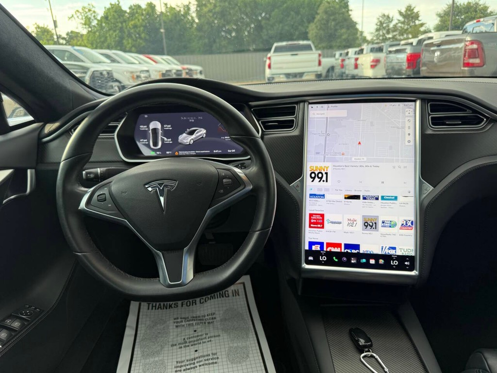 Tesla Model S Vehicle Full-screen Gallery Image 21